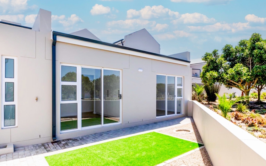 2 Bedroom Property for Sale in Villa Diamante Western Cape